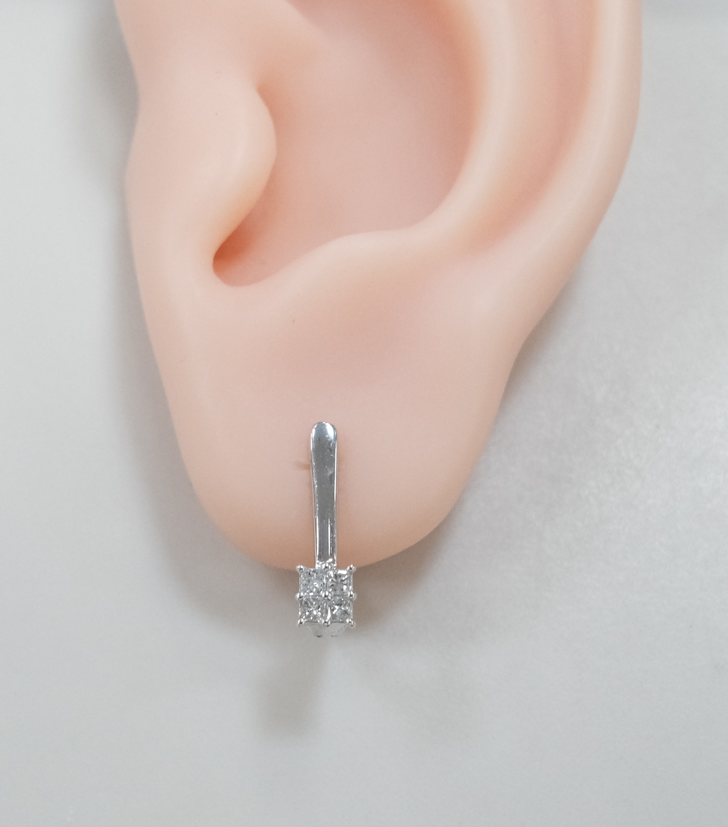 Серебряные серьги с бриллиантами